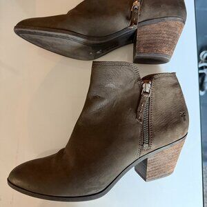 The Perfect Fall Bootie! Frye Brown Leather Booties - Size 10